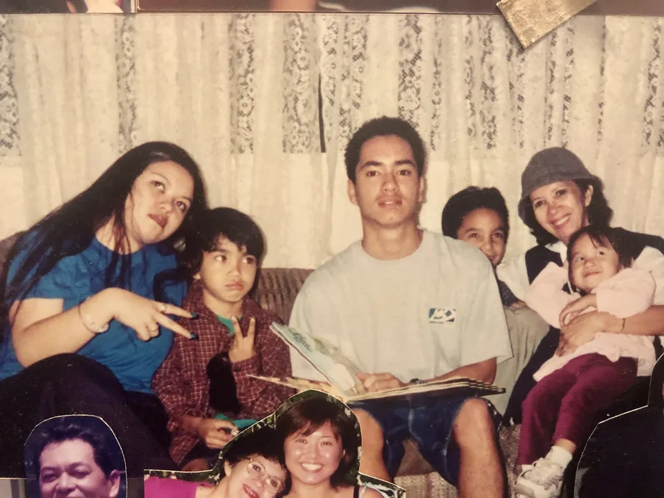 nineties family couch reading