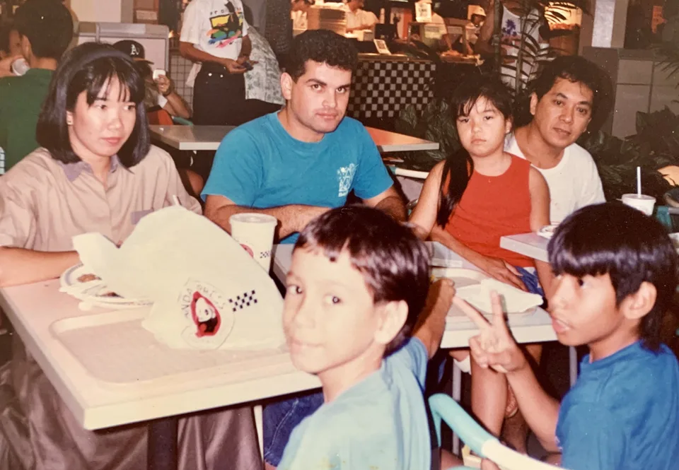nineties mall food court family